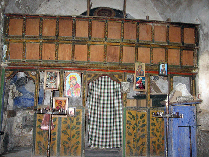Cherkva Staro selo Milanovo - ikonostas