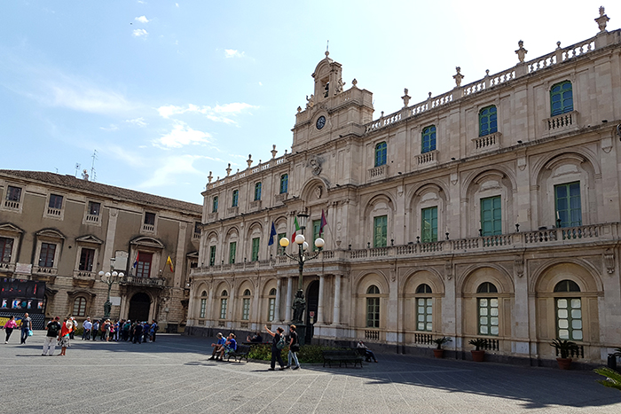 Piazza Università 2