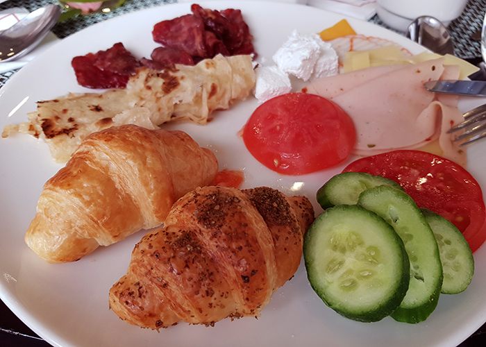 Millennium Plaza breakfast